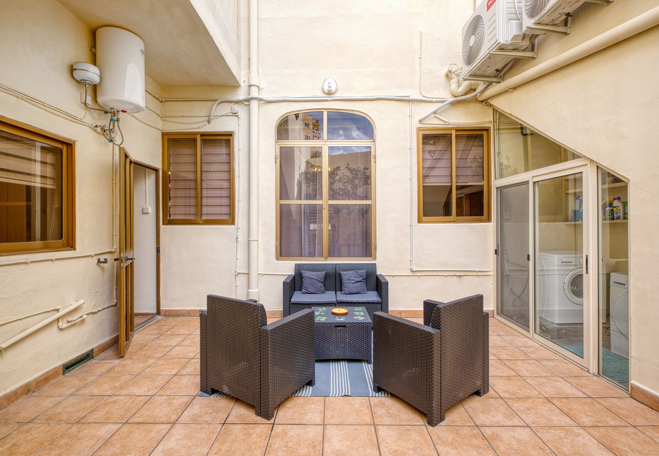 House in St Julian's - Traditional, large 3 bedroom house with Yard JBAR1-1