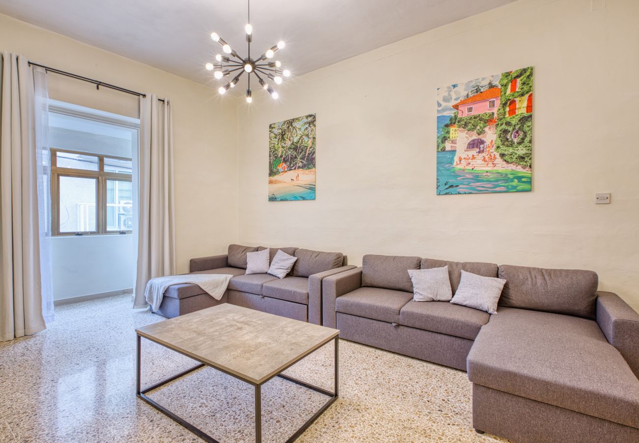 House in St Julian's - Traditional, large 3 bedroom house with Yard JBAR1-1