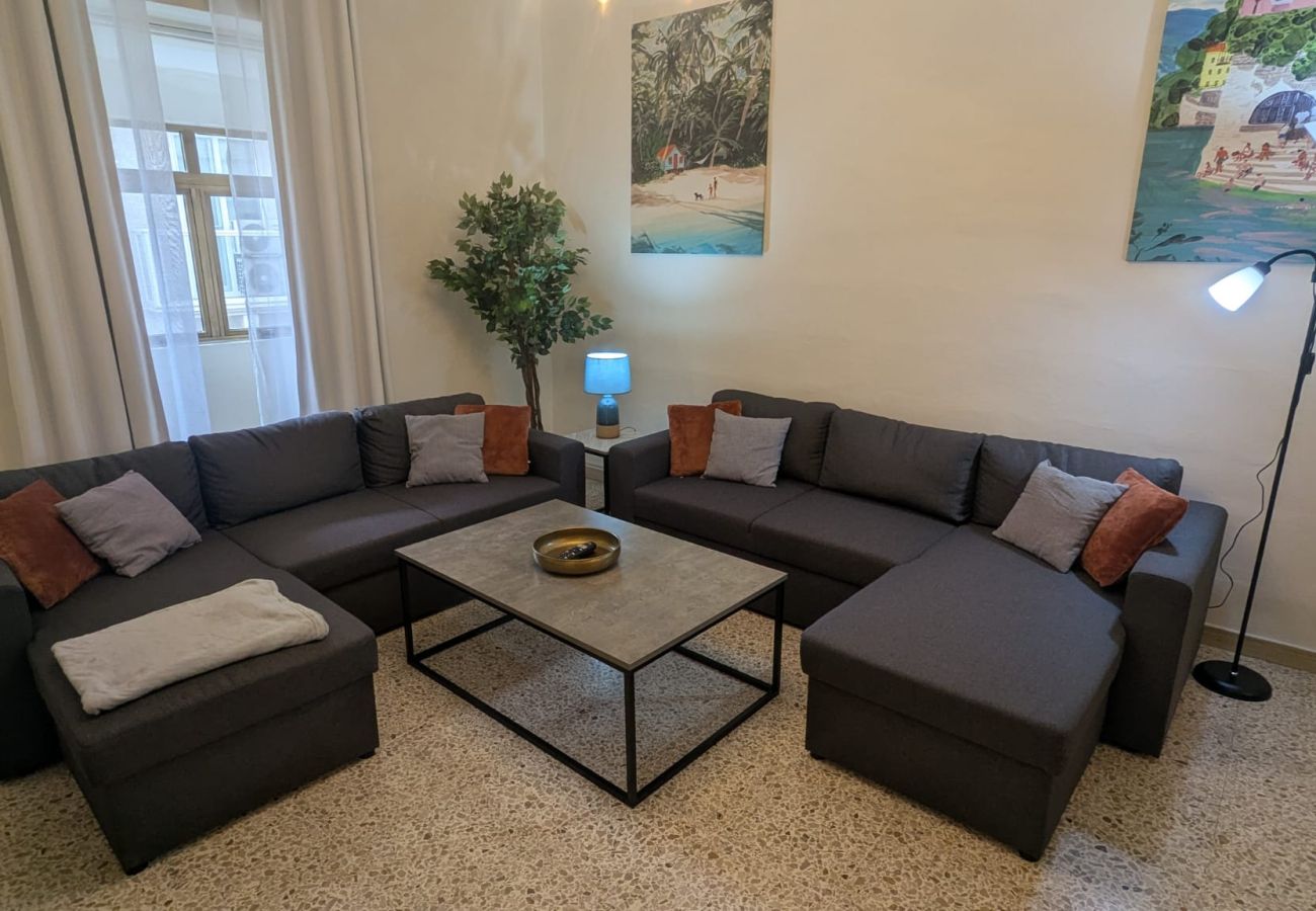 House in St Julian's - Traditional, large 3 bedroom house with Yard JBAR1-1