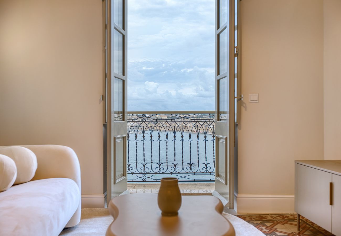 Apartment in Valletta - Elegant seaview 2 bedroom flat with balcony LDEM1-5