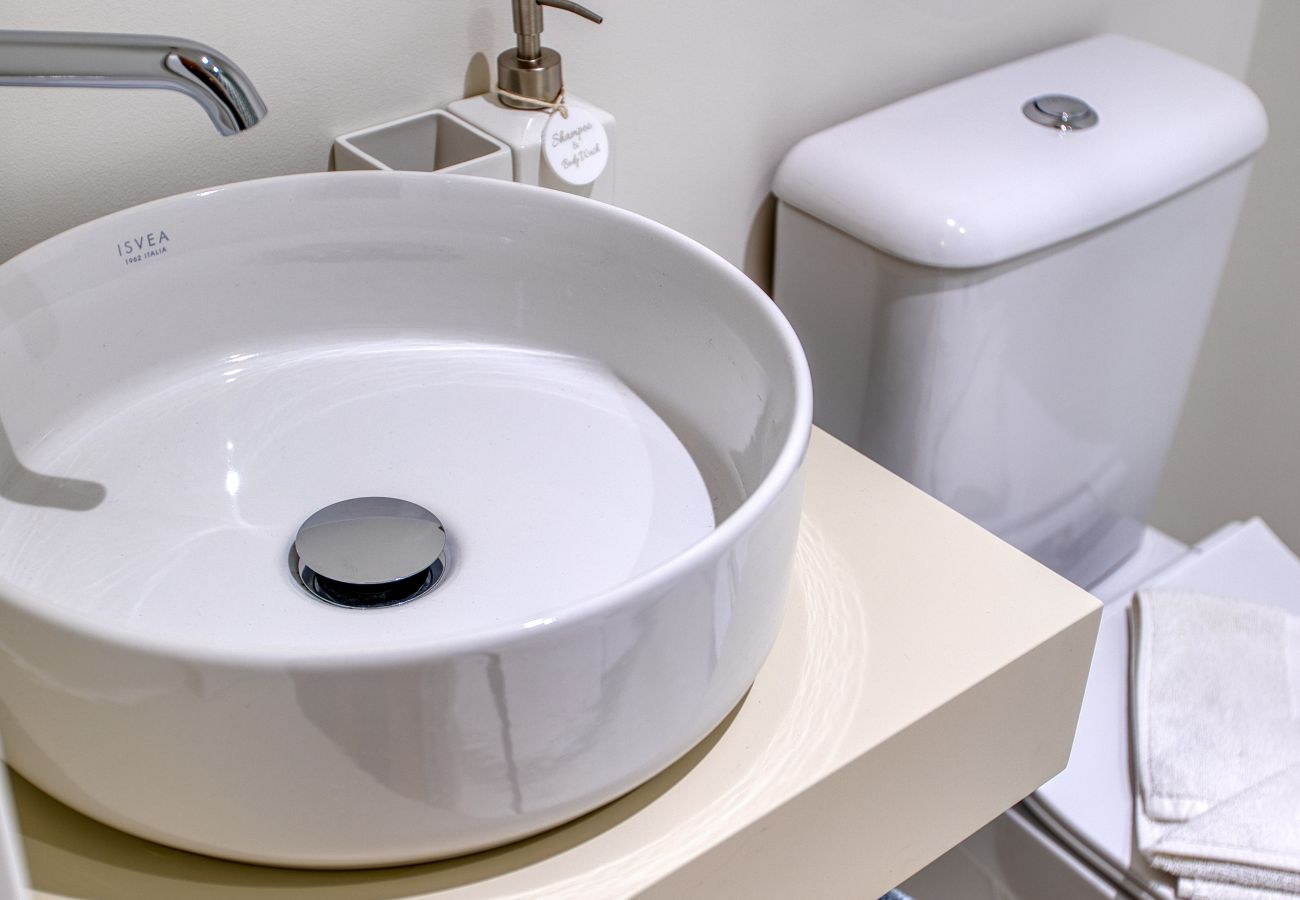 Apartment in Valletta - Elegant seaview 2 bedroom flat with balcony LDEM1-5