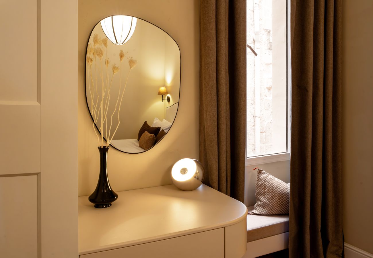 Apartment in Valletta - Elegant seaview 2 bedroom flat with balcony LDEM1-5