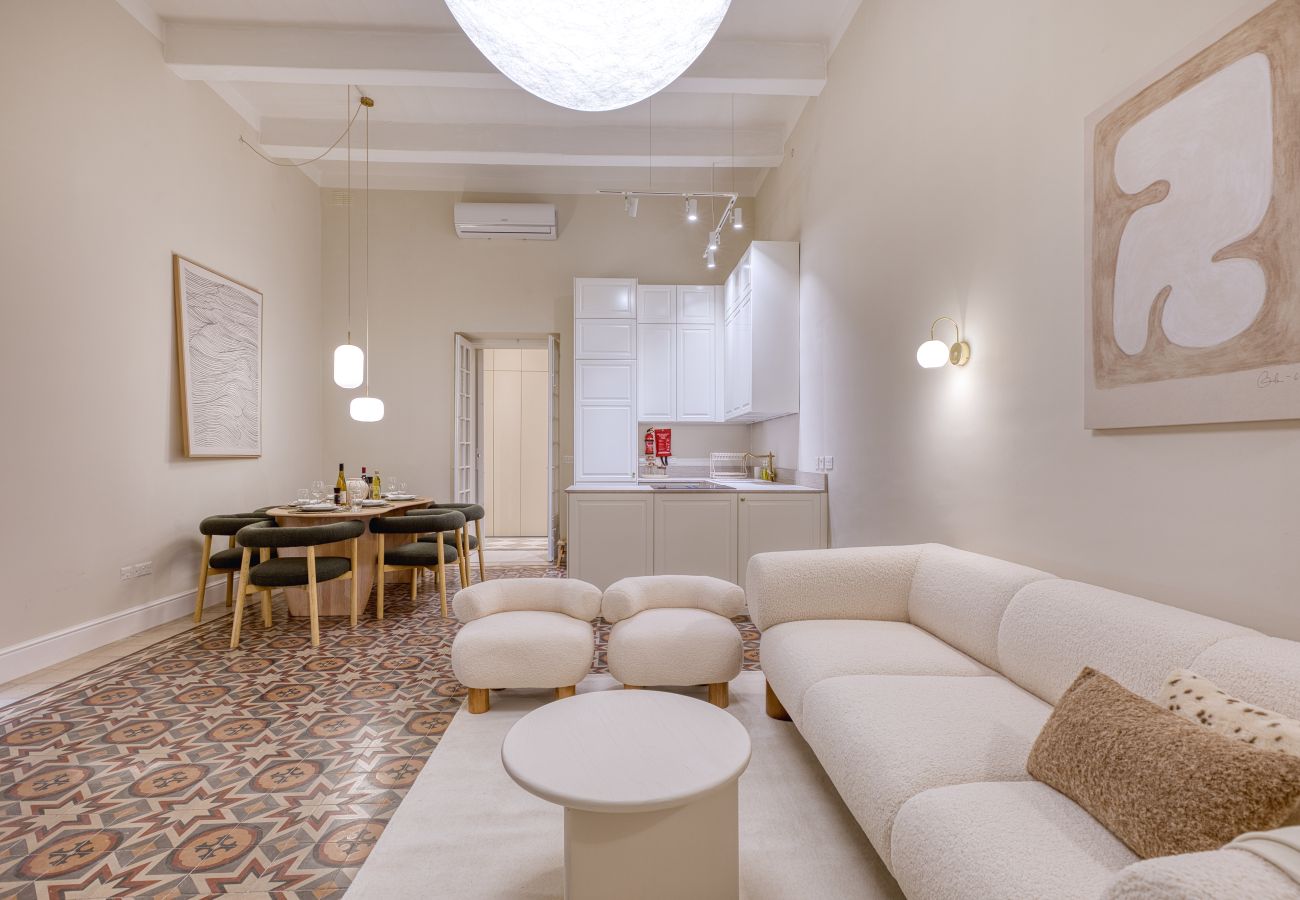 Apartment in Valletta - Traditional seaview 3 bedroom with balcony LDEM1-6