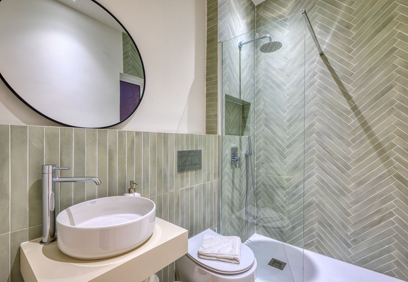 Apartment in Valletta - Traditional seaview 3 bedroom with balcony LDEM1-6