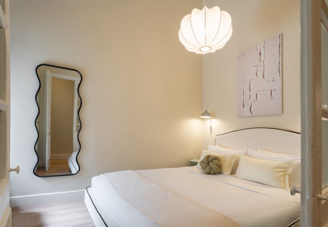 Apartment in Valletta - Traditional seaview 3 bedroom with balcony LDEM1-6