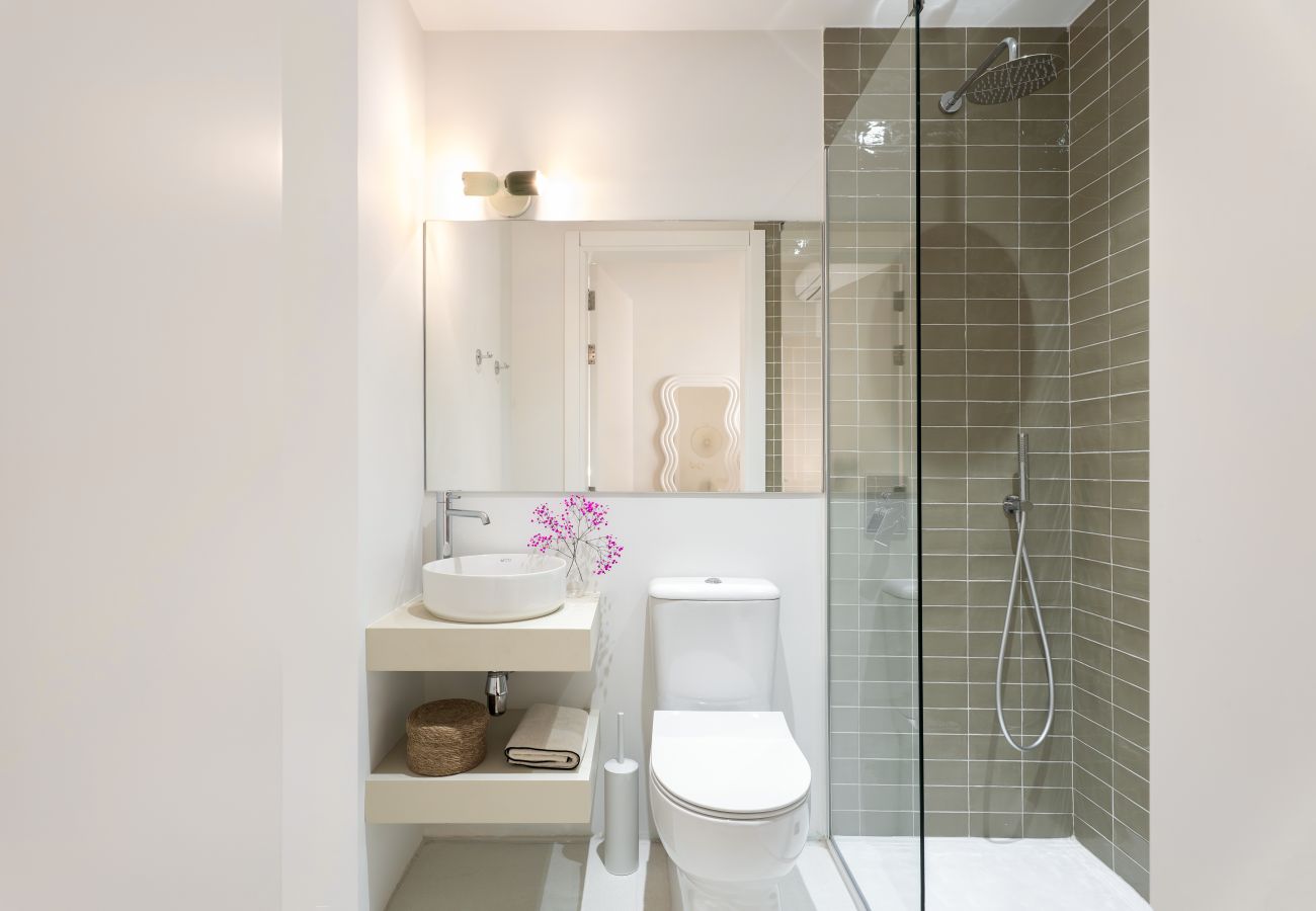 Apartment in Valletta - Traditional seaview 3 bedroom with balcony LDEM1-6
