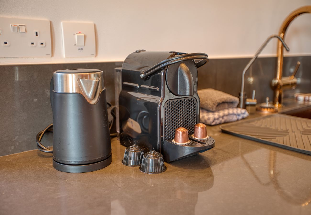 Apartment in L-Isla - Plush one bedroom flat, sea view balcony LMAC1-1