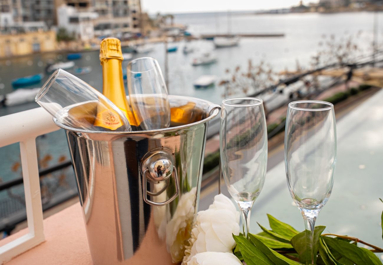 House in St Julian's - Sumptuous townhouse, sea view roof terrace GOSTJ-2