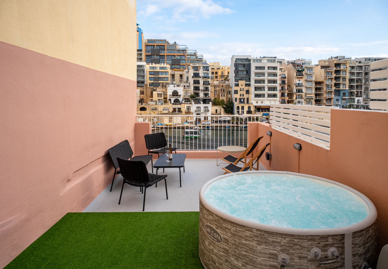 House in St Julian's - Sumptuous townhouse, sea view roof terrace GOSTJ-2