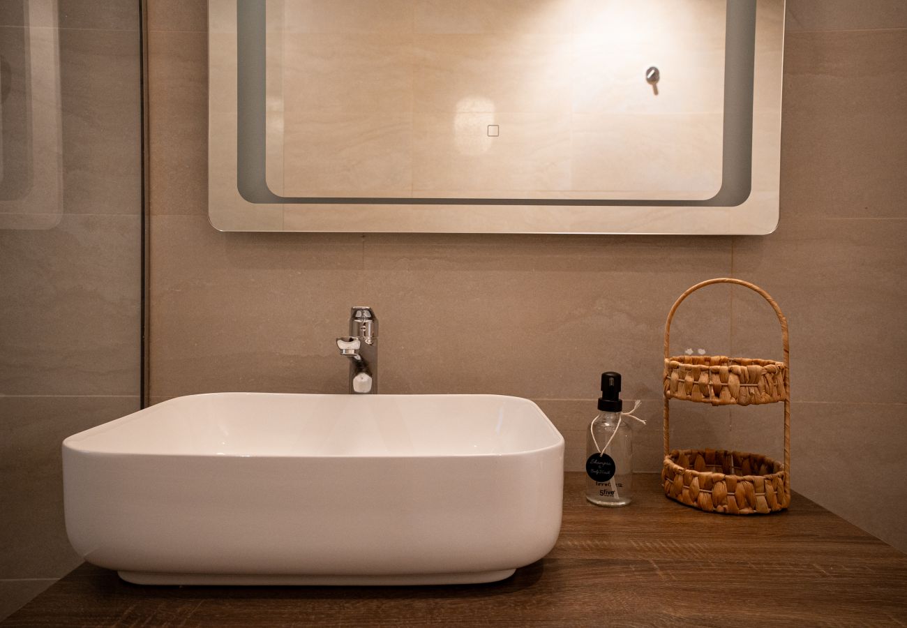 House in St Julian's - Sumptuous townhouse, sea view roof terrace GOSTJ-2