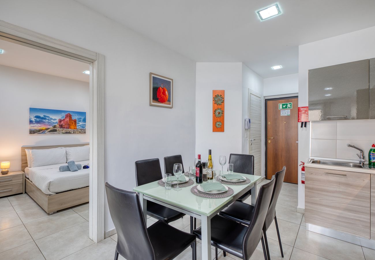 Apartment in Sliema - Charming 2bedroom flat, creek view balcony EMAG1-1