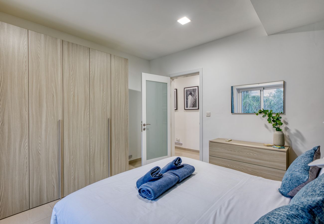 Apartment in Swieqi - Luxury & spacious 2 bedroom apartment RGAT1-1