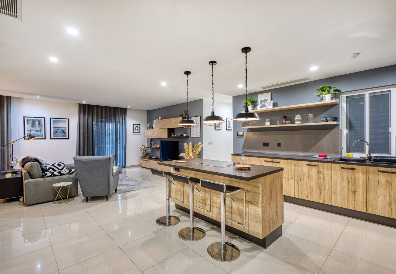 Apartment in Swieqi - Luxury & spacious 2 bedroom apartment RGAT1-1