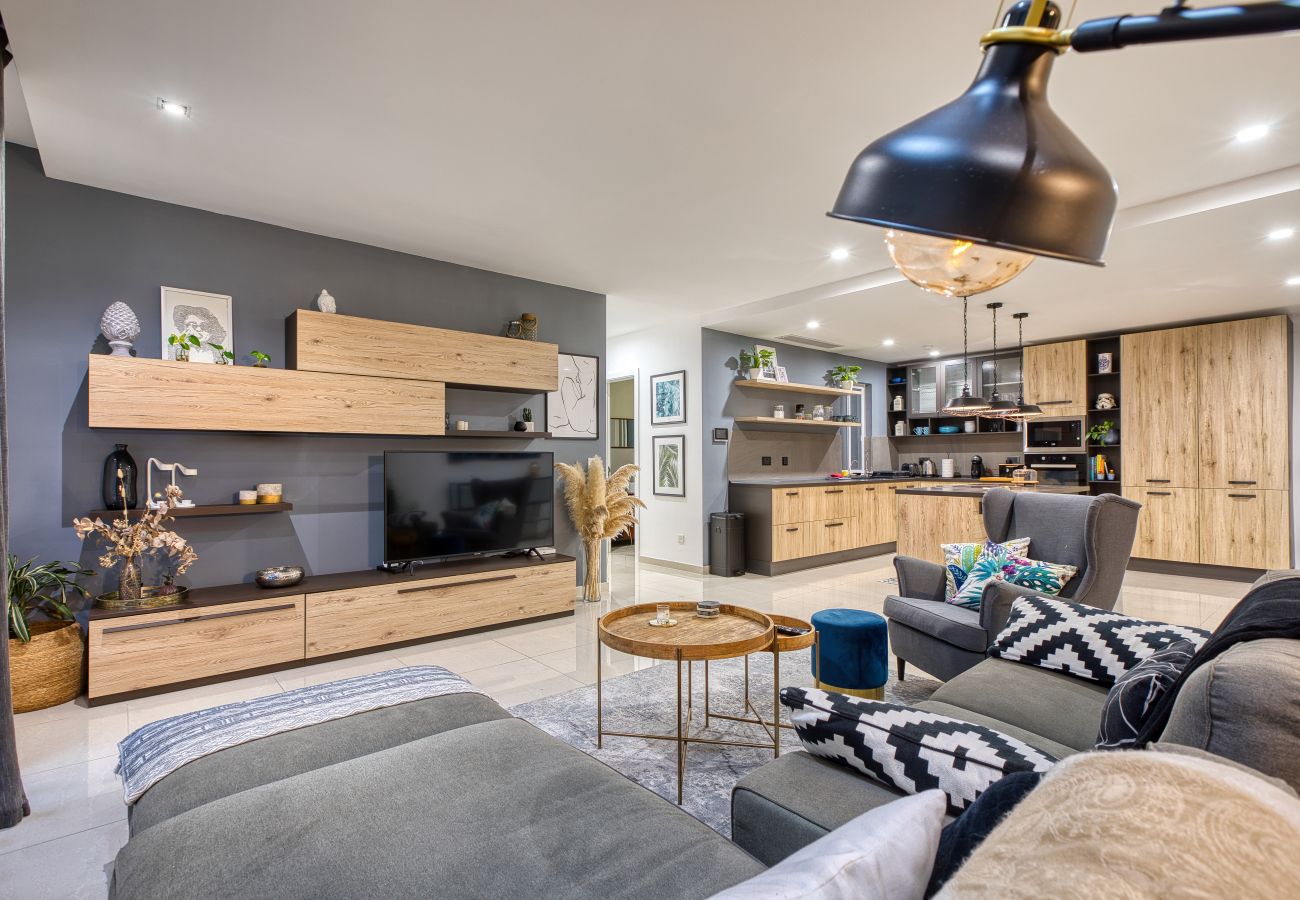 Apartment in Swieqi - Luxury & spacious 2 bedroom apartment RGAT1-1