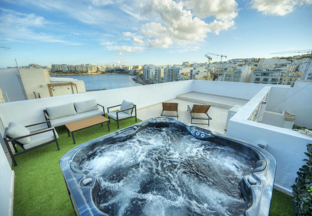 Apartment in St Julian's - Luxury seaview penthouse,roof terrace,hot tub YVAN1-1
