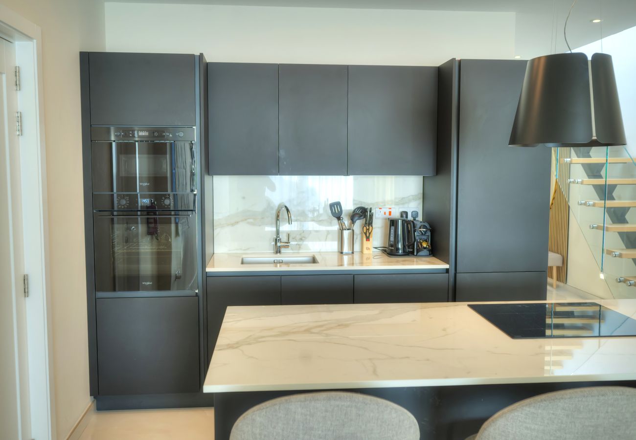 Apartment in St Julian's - Luxury seaview penthouse,roof terrace,hot tub YVAN1-1