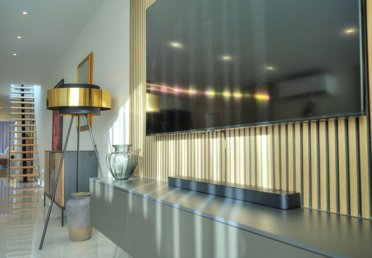 Apartment in St Julian's - Luxury seaview penthouse,roof terrace,hot tub YVAN1-1