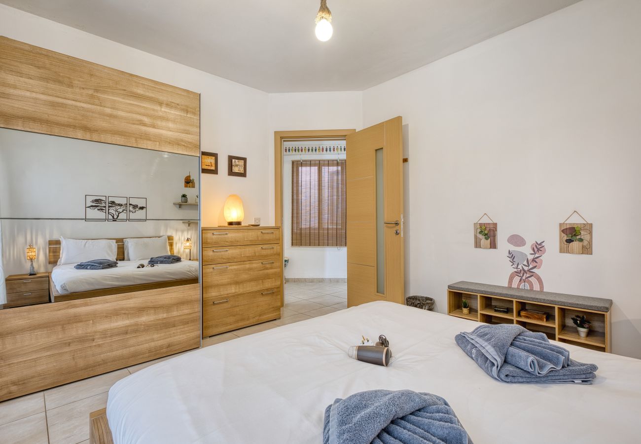 Apartment in Marsaskala - Elegant apartment, large sun terrace, hot tub SMAS1-1 