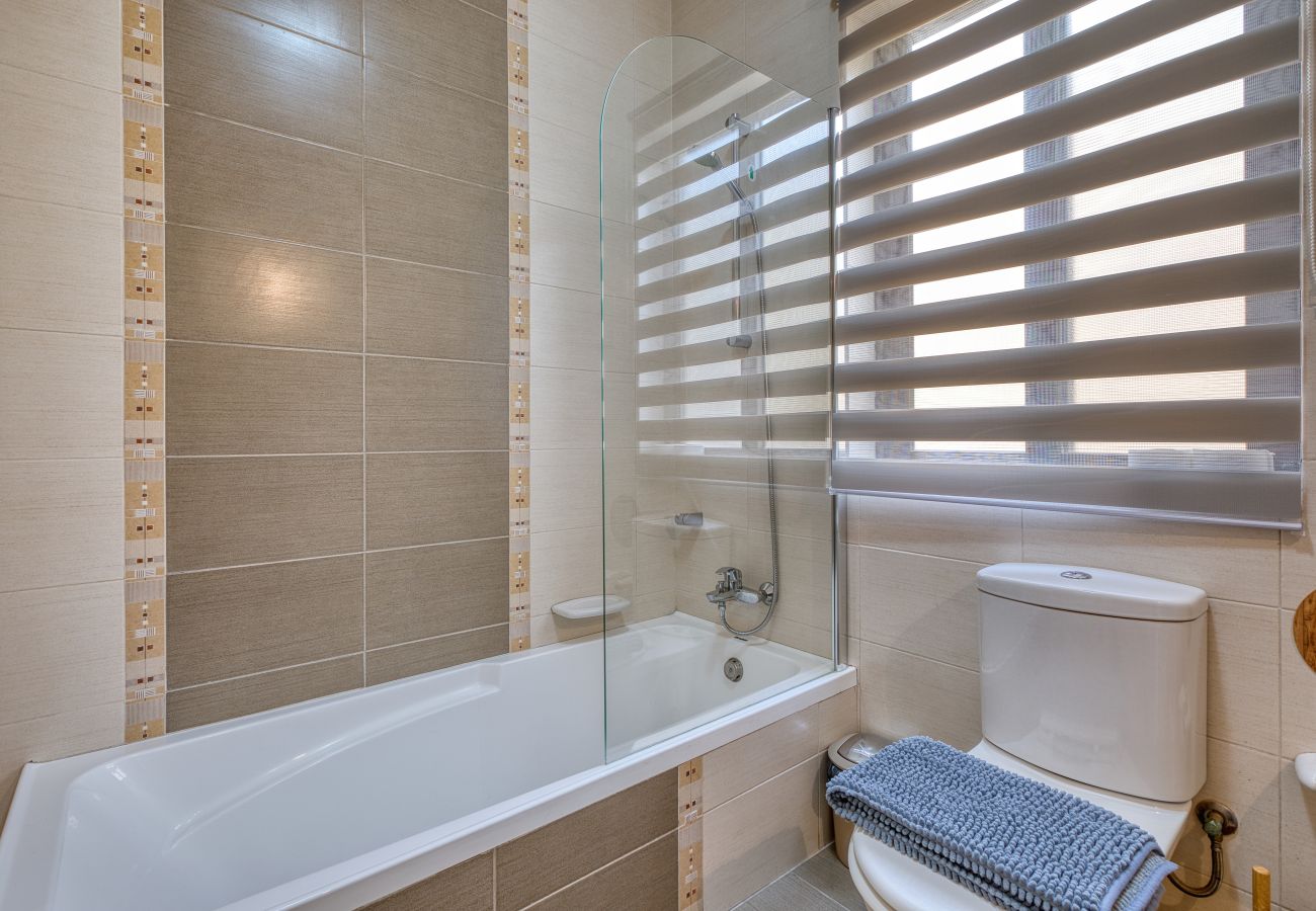 Apartment in Marsaskala - Elegant apartment, large sun terrace, hot tub SMAS1-1 