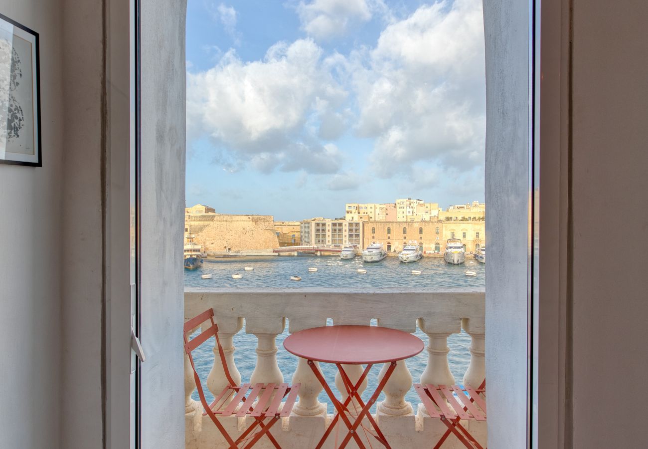 Apartment in L-Isla - Stylish 2 bedroom flat, breath taking views BBRI1-1