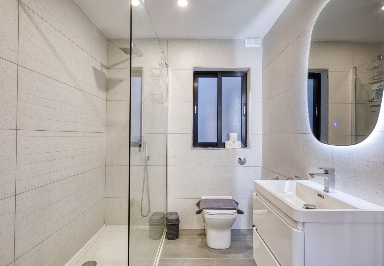 Apartment in Swieqi - Modern and cosy 2 bedroom flat with balcony BSAI1-1