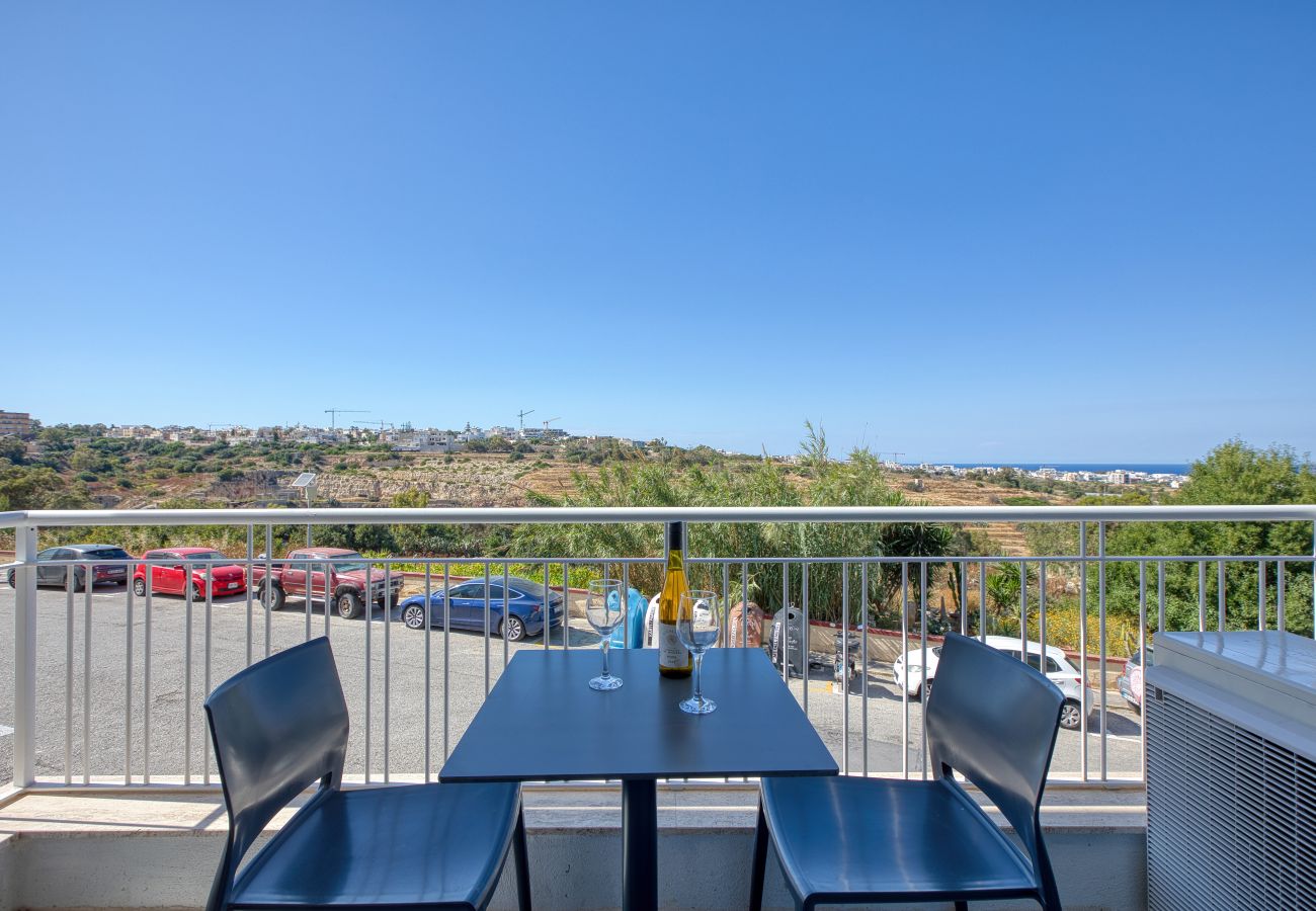 Apartment in San Gwann - Modern Maisonette with Valley Views KARP1-3