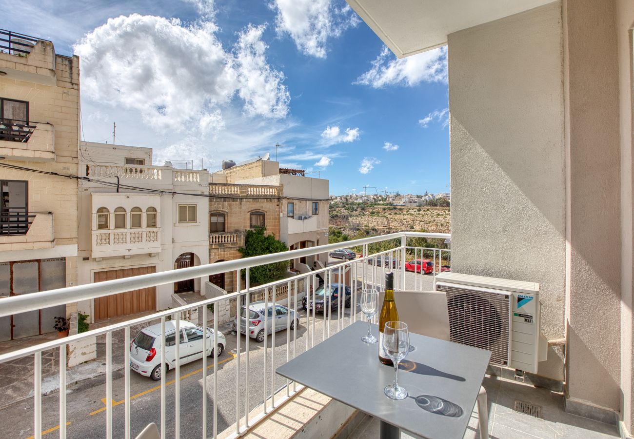 Apartment in San Gwann - Charming 2 bedroom Apartment, Valley Views KARP1-5