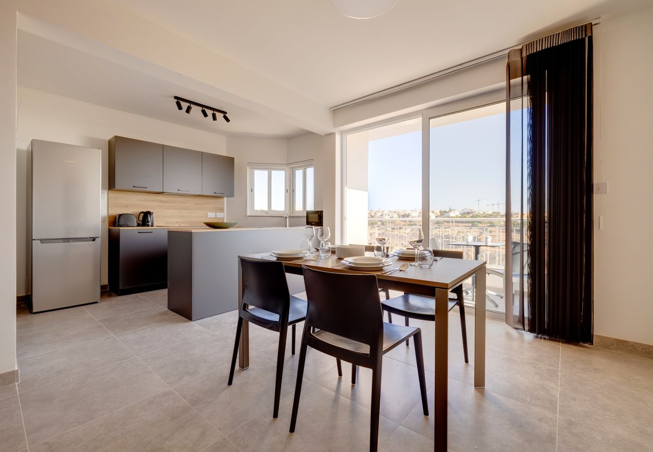 Apartment in San Gwann - 2 bedroom flat with balcony, valley views KARP1-8