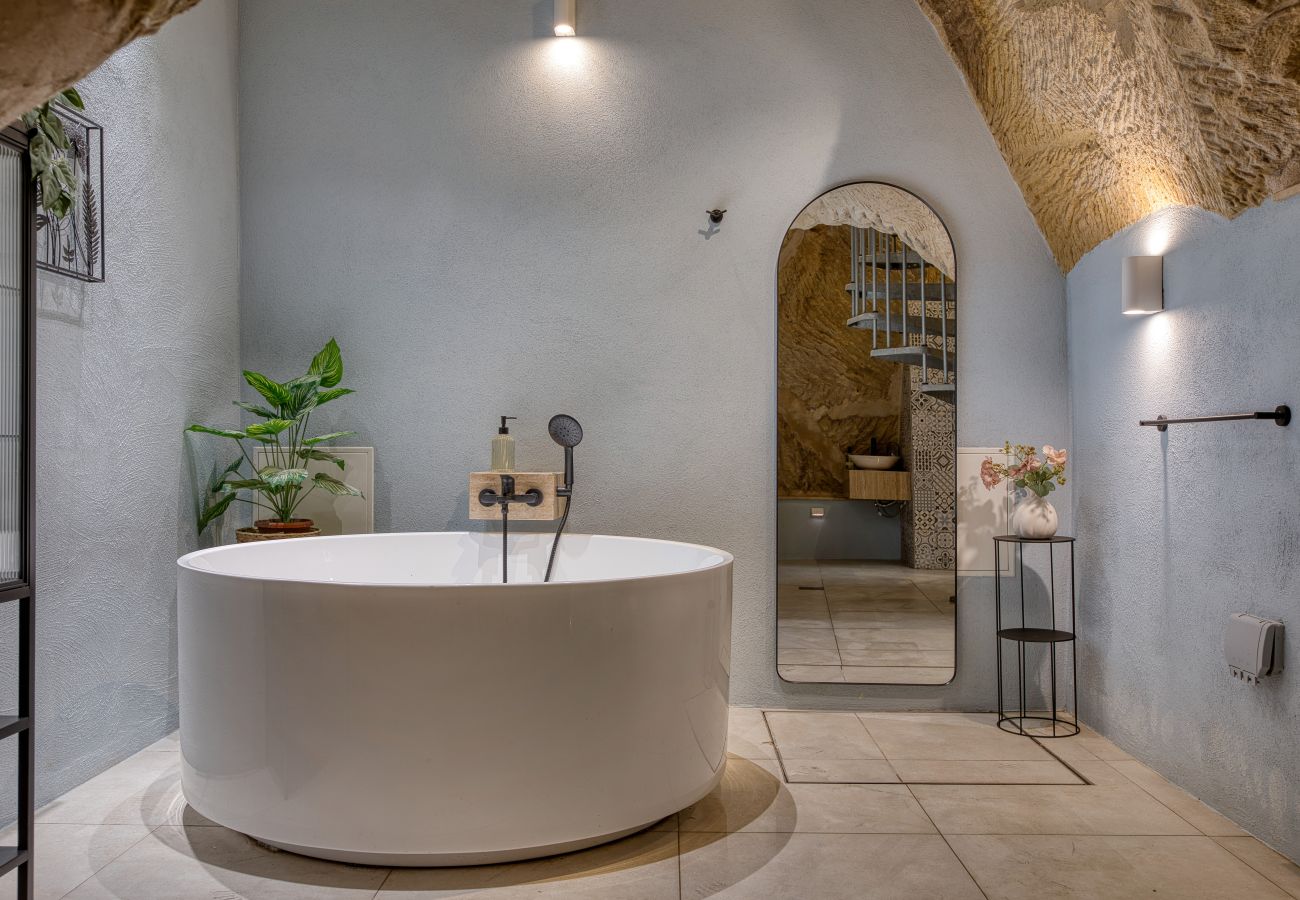 Apartment in Cospicua - Sophisticated 1 bedroom apartment GOBLUGF