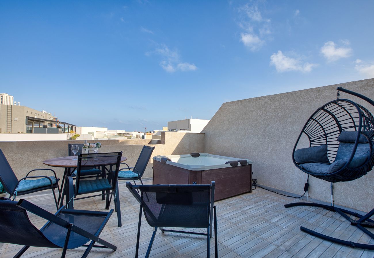 Apartment in Swieqi - Luxury duplex apartment, sun terrace, jacuzzi SDIN1-1