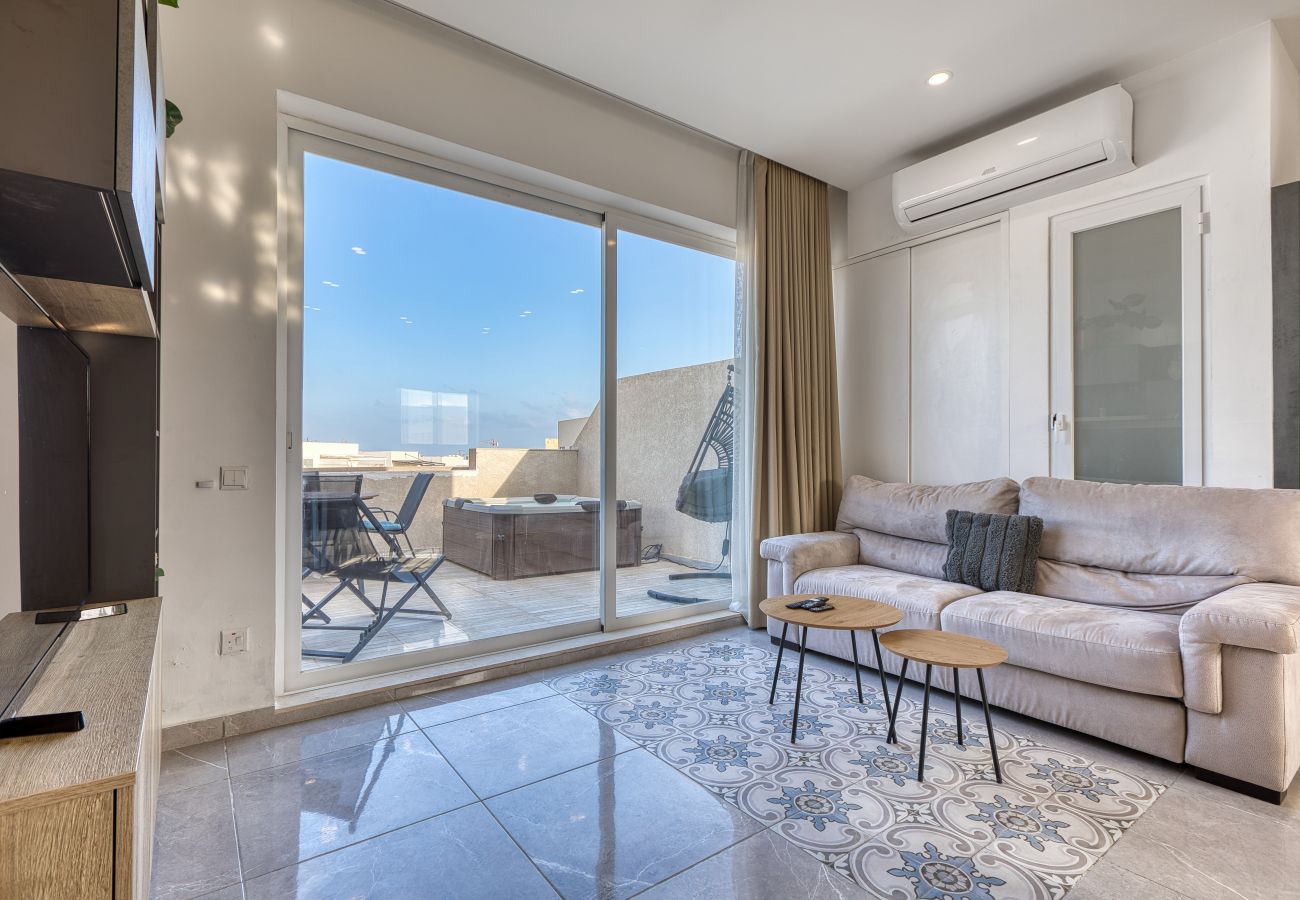 Apartment in Swieqi - Luxury duplex apartment, sun terrace, jacuzzi SDIN1-1
