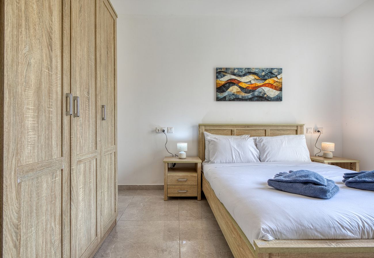 Apartment in Swieqi - Luxury duplex apartment, sun terrace, jacuzzi SDIN1-1