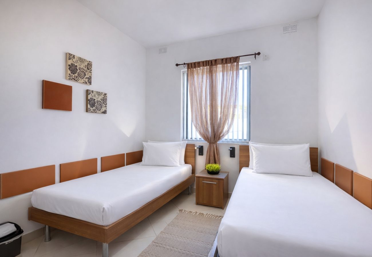 Apartment in Luqa - Charming 2 bedroom penthouse, sun terrace AAZZ1-1