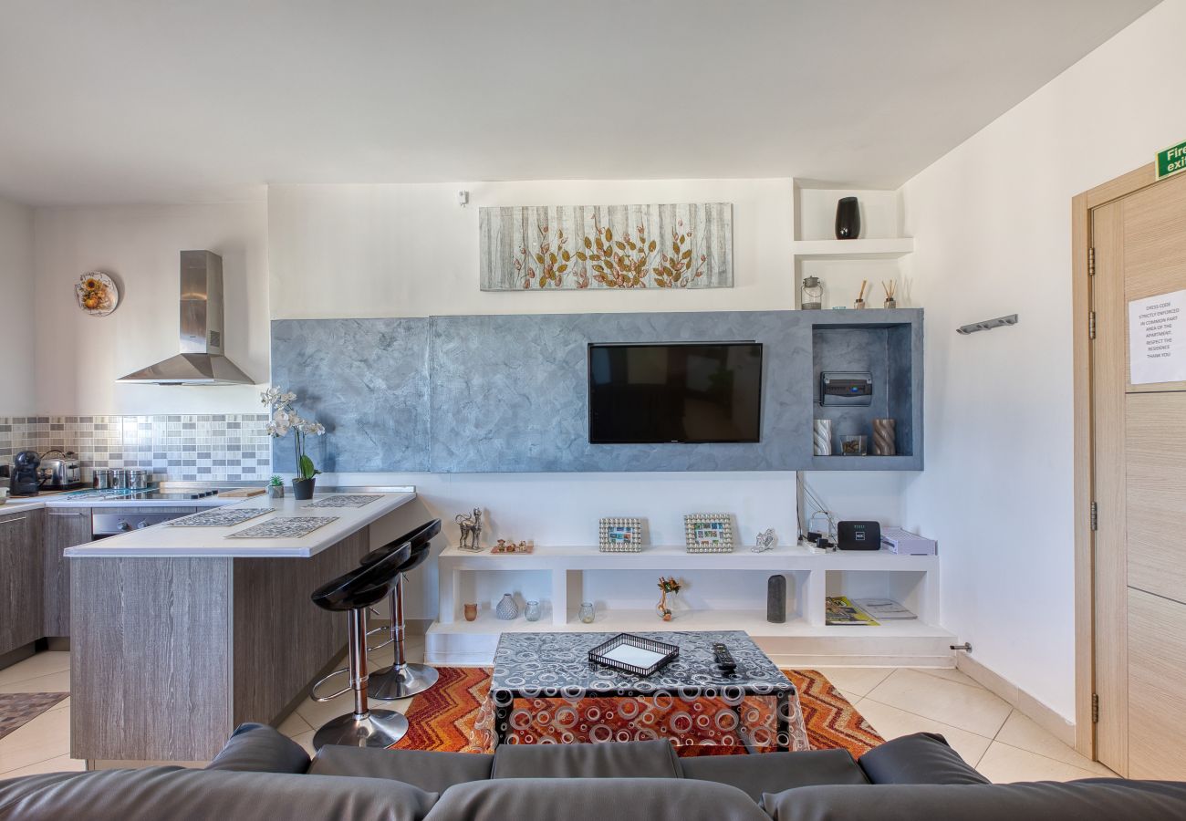 Apartment in Luqa - Charming 2 bedroom penthouse, sun terrace AAZZ1-1