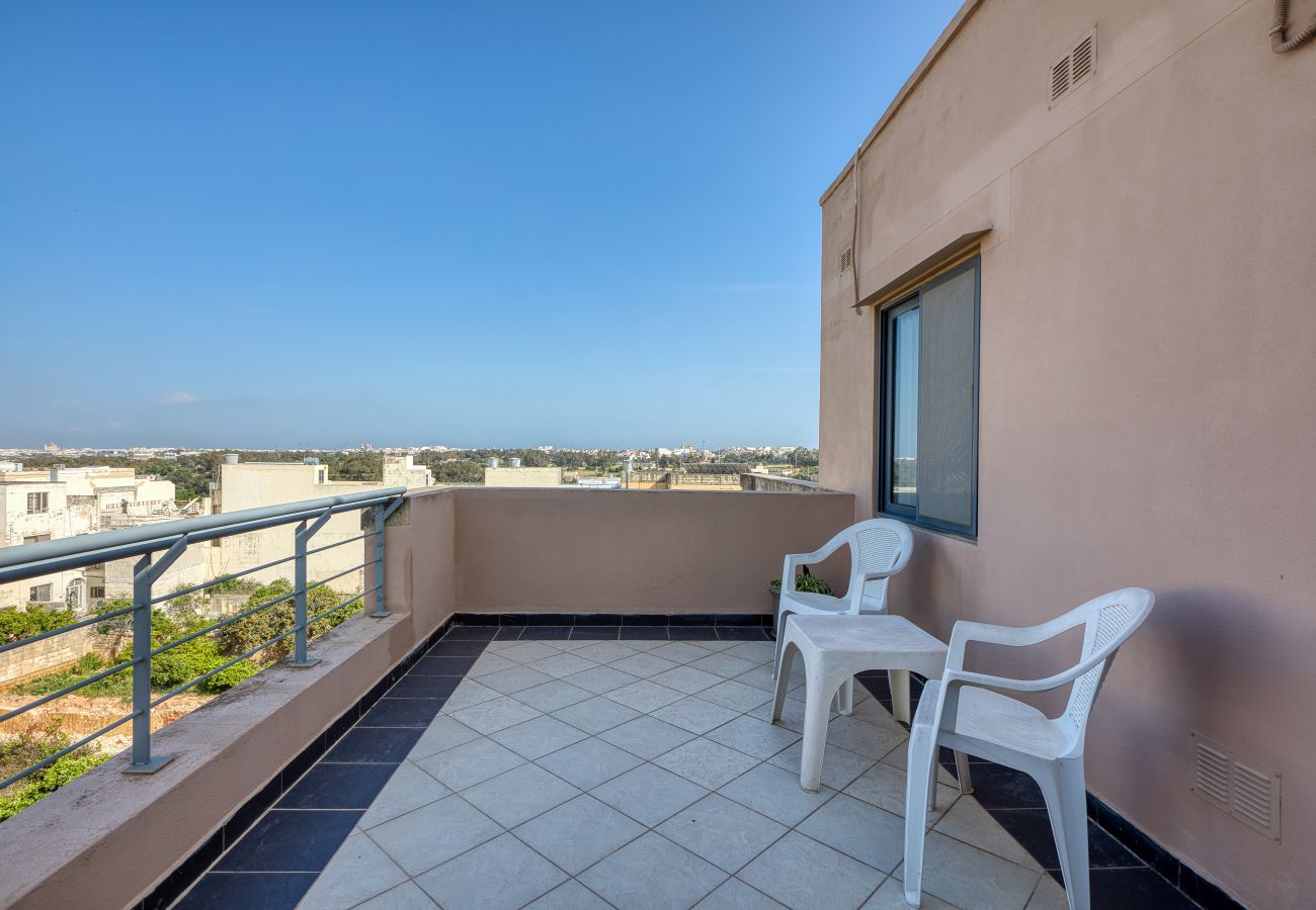 Apartment in Luqa - Charming 2 bedroom penthouse, sun terrace AAZZ1-1