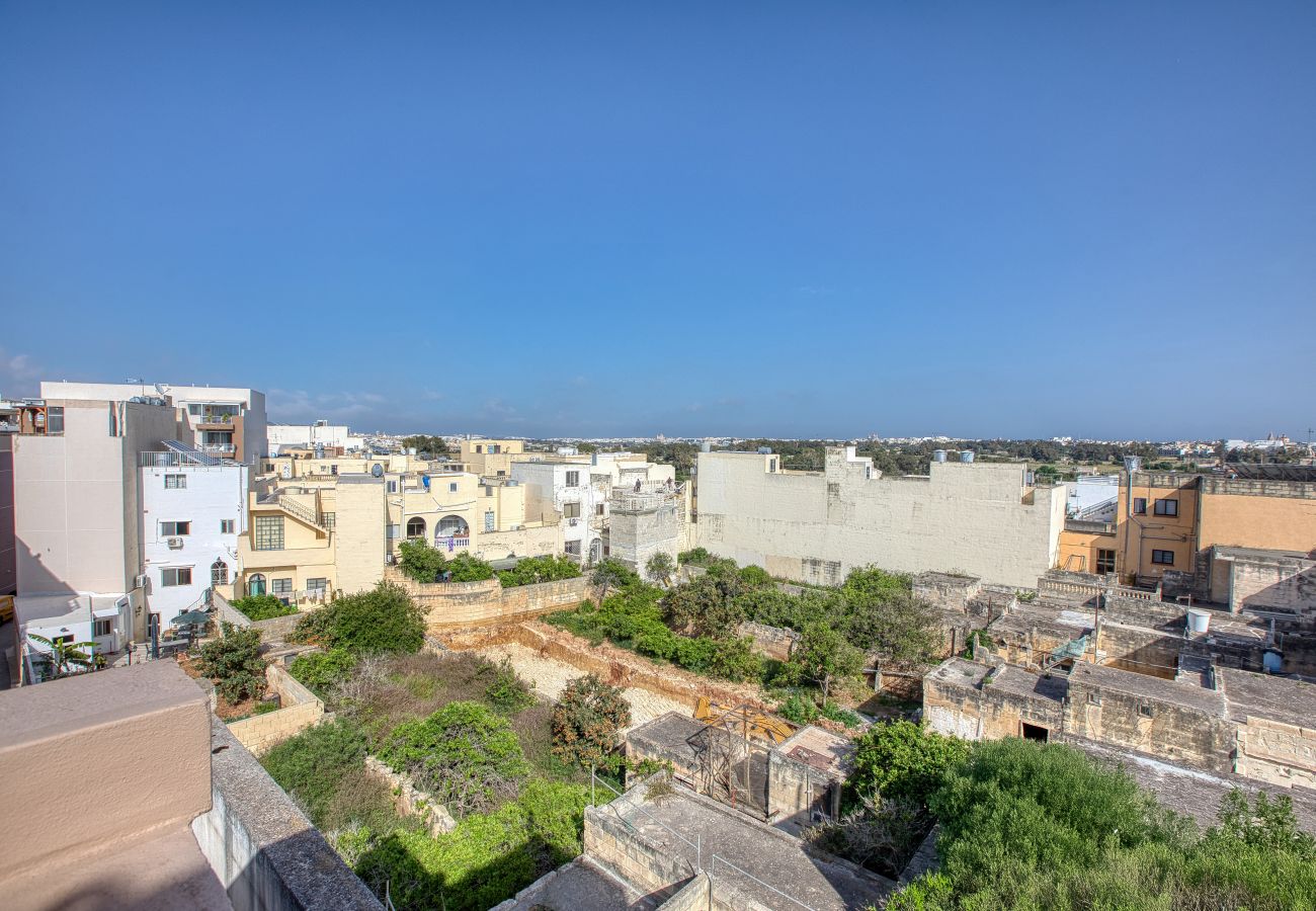 Apartment in Luqa - Charming 2 bedroom penthouse, sun terrace AAZZ1-1