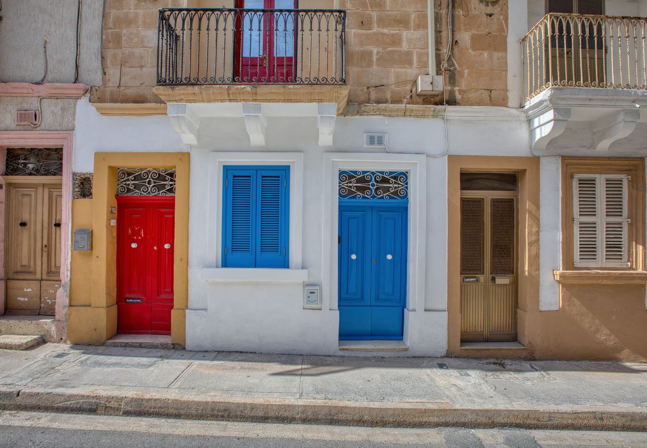 House in Hamrun - Luxury maisonette with yard in central Malta RIAN1-1