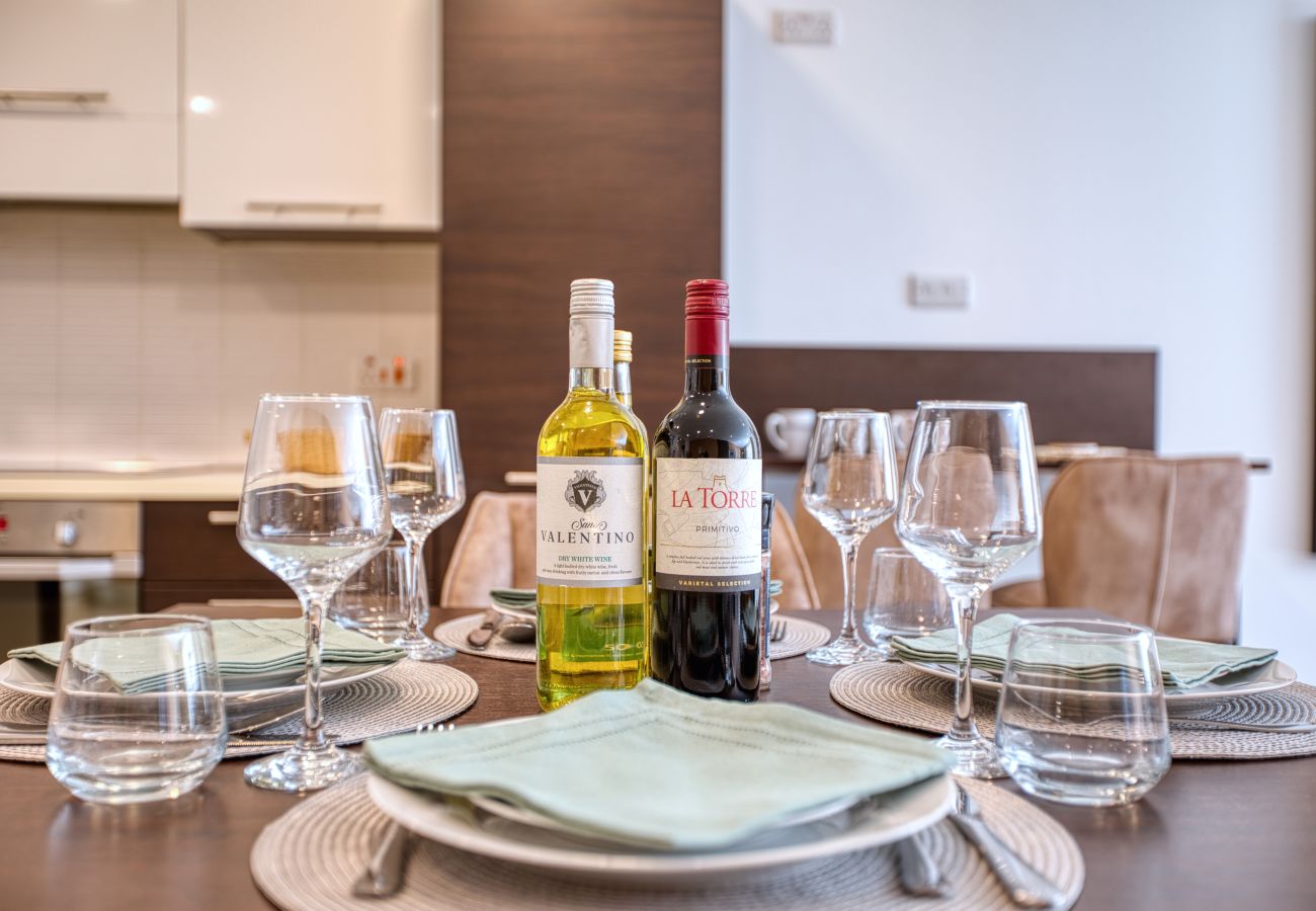 Apartment in Sliema - Luxury 2 bedroom apartment near seafront YHAI1-2
