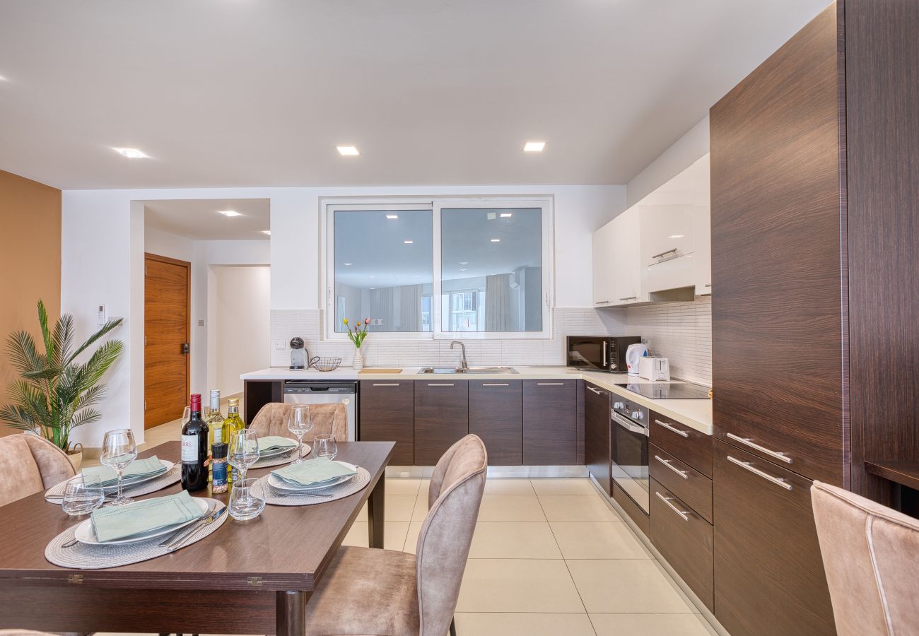Apartment in Sliema - Luxury 2 bedroom apartment near seafront YHAI1-2