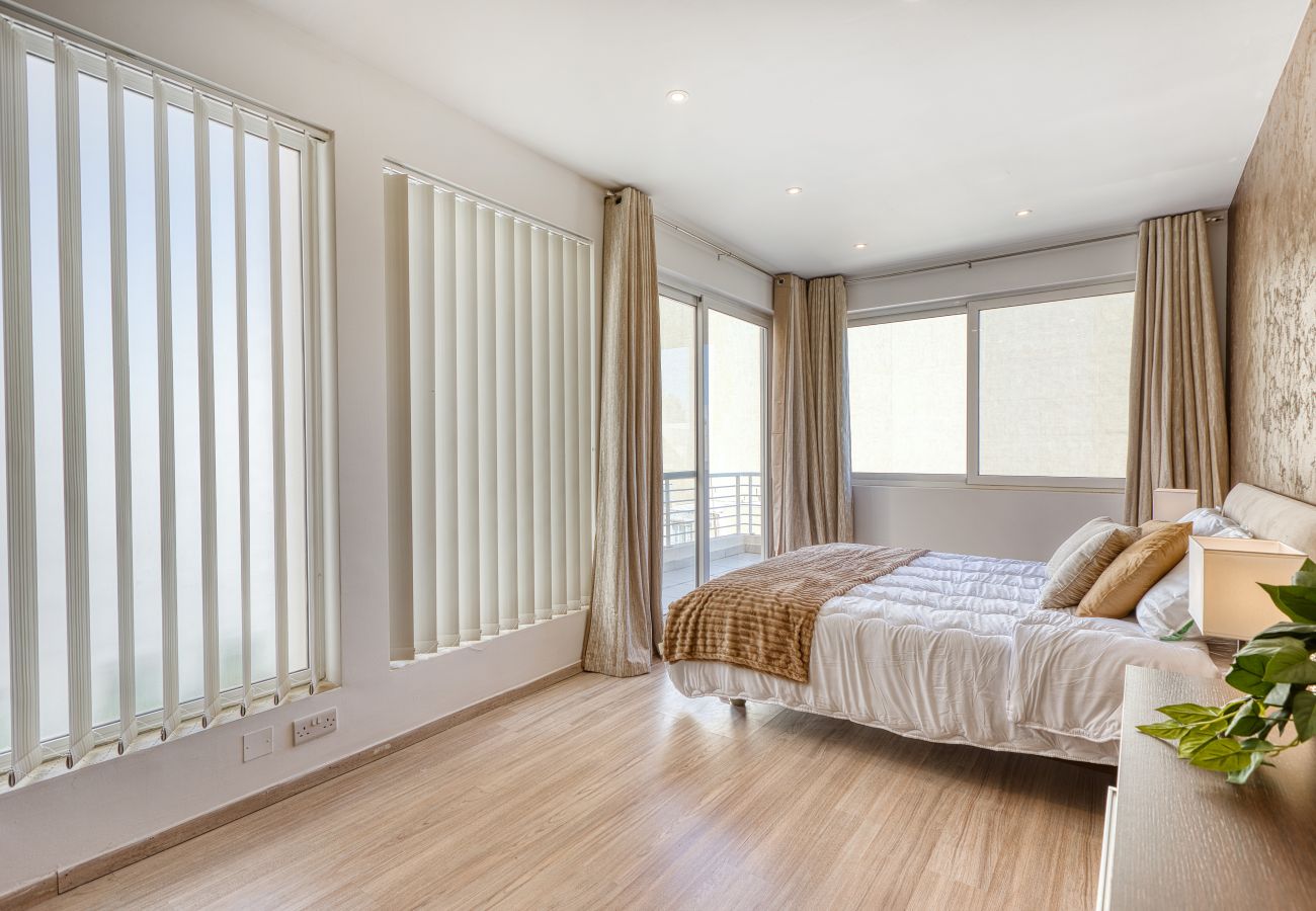 Apartment in Sliema - Luxury 2 bedroom apartment near seafront YHAI1-2