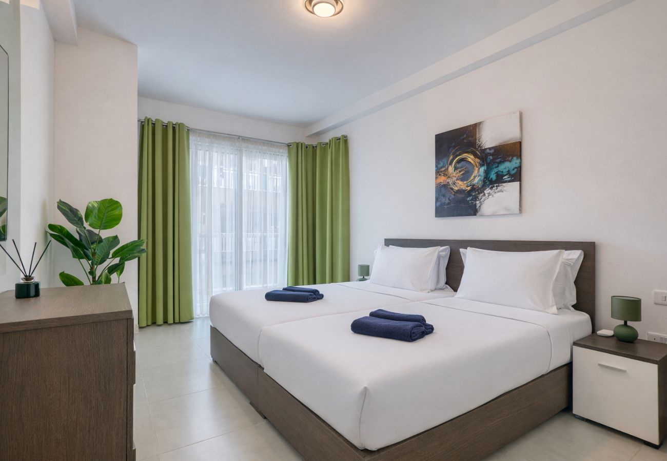 Apartment in Gzira - Bright and spacious 2 bedroom with balcony VMIF1-1