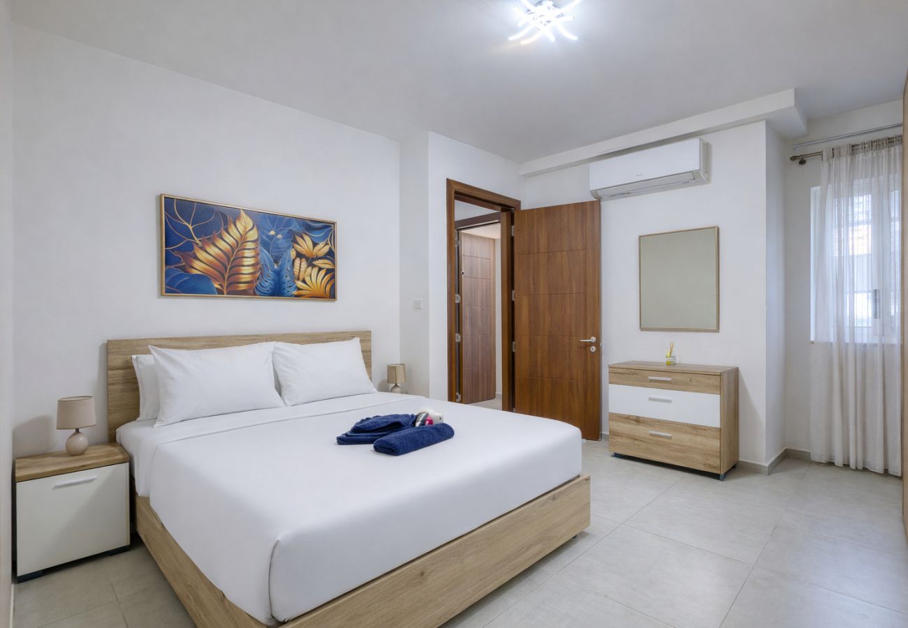 Apartment in Gzira - Bright and spacious 2 bedroom with balcony VMIF1-1
