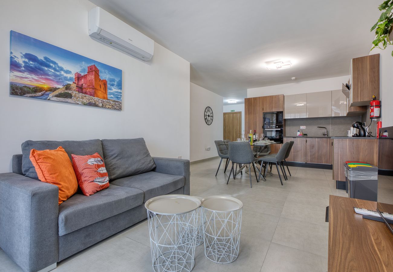 Apartment in Gzira - Bright and spacious 2 bedroom with balcony VMIF1-1