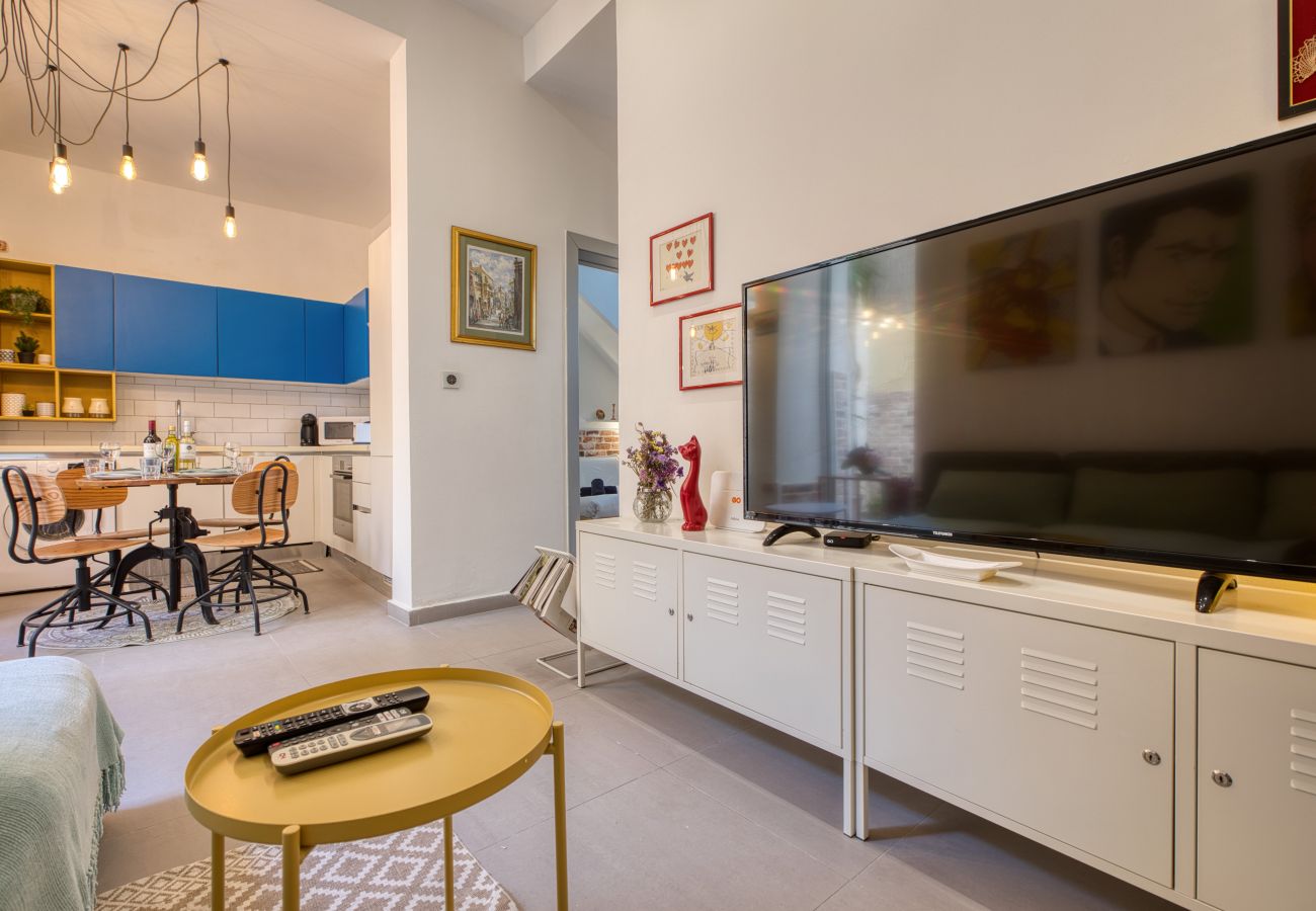 House in Sliema - Stylish maisonette with yard near seafront IVEL1-1