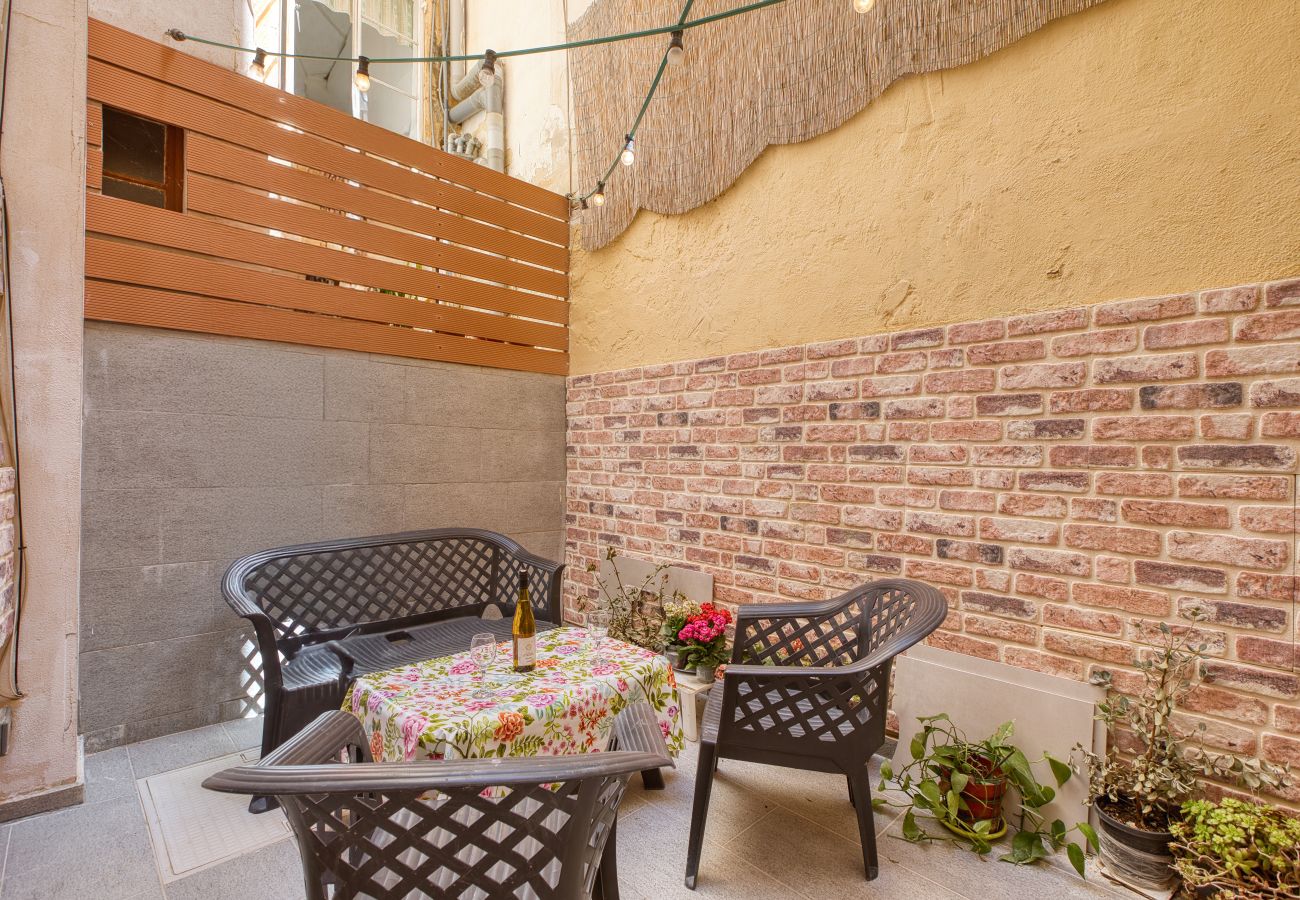 House in Sliema - Stylish maisonette with yard near seafront IVEL1-1
