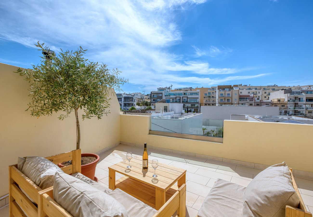 Apartment in Swieqi - Charming bright penthouse with 3 Terraces JCUT2-1