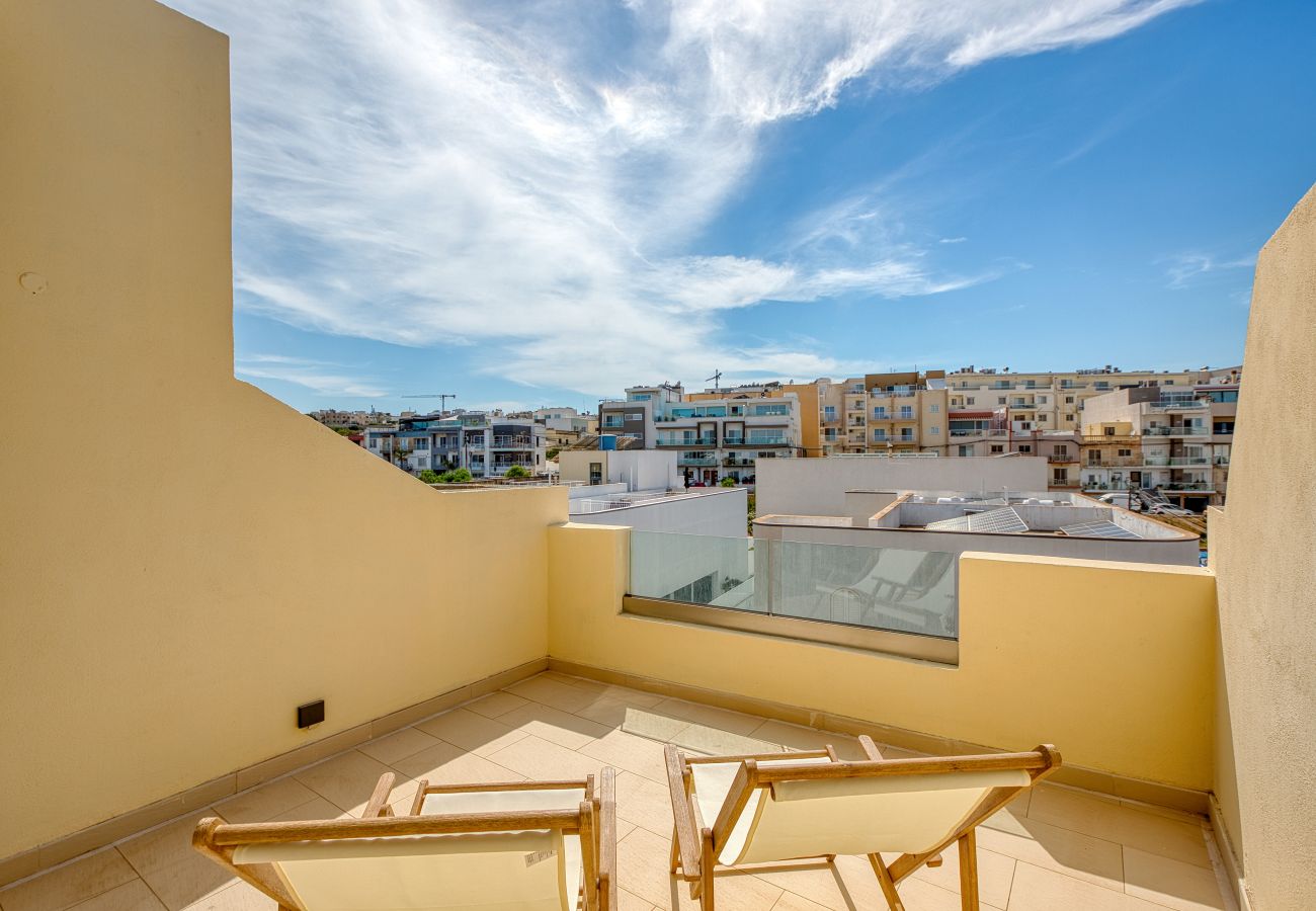 Apartment in Swieqi - Charming bright penthouse with 3 Terraces JCUT2-1