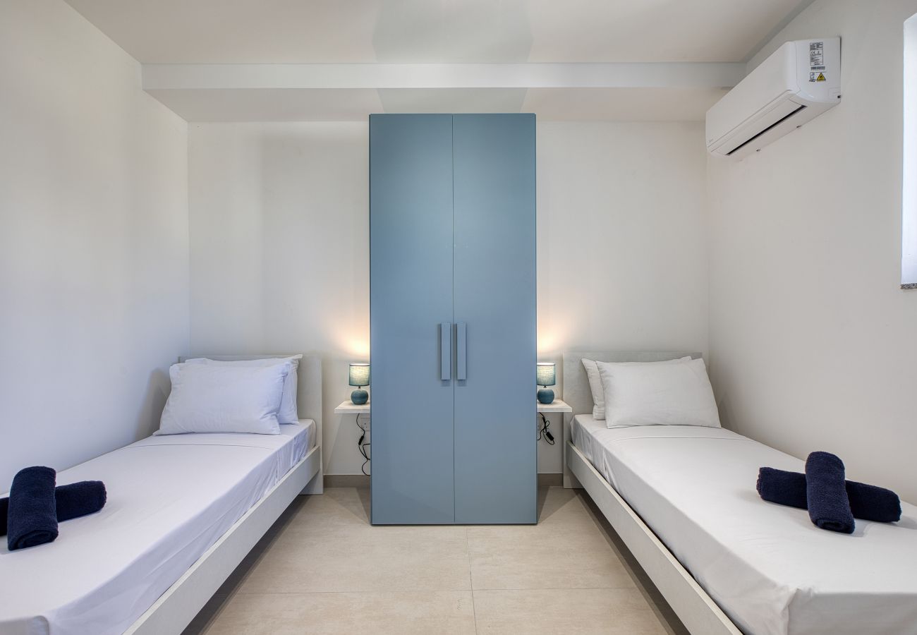 Apartment in St. Paul’s Bay - Modern Seaview Apartment with Balcony PABE1-1