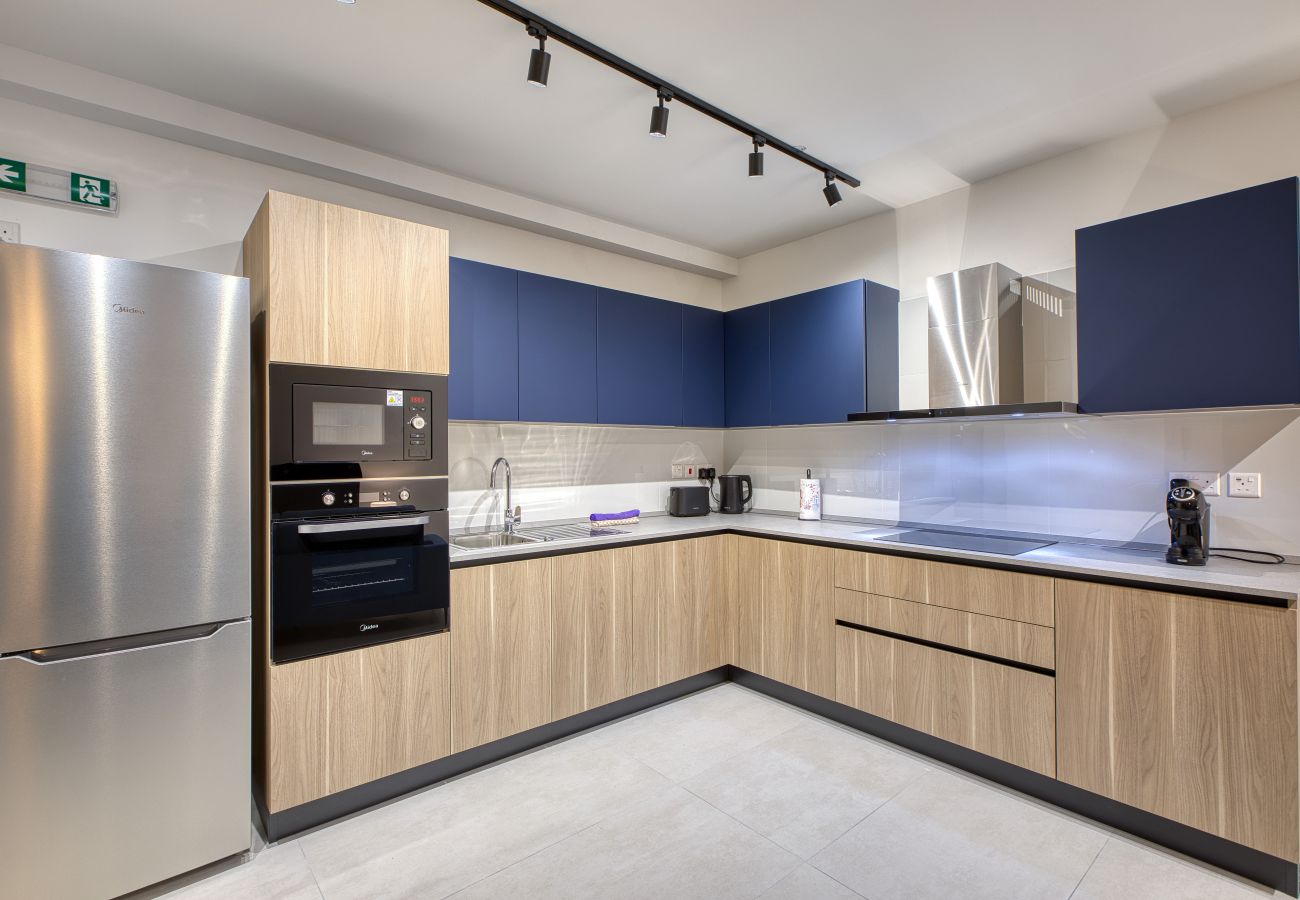 Apartment in St. Paul’s Bay - Modern Seaview Apartment with Balcony PABE1-1