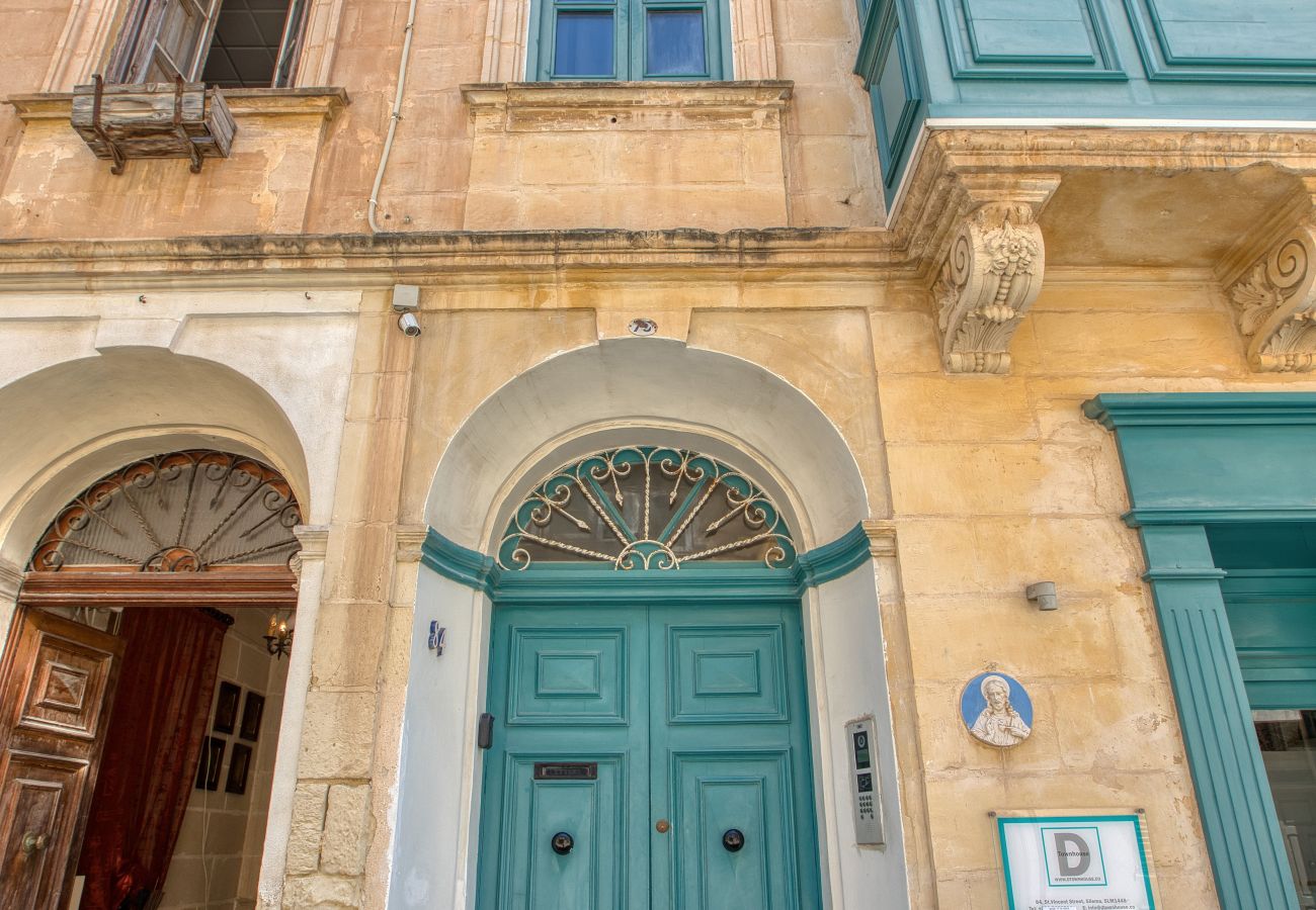 Apartment in Sliema - Modern studio with shared roof terrace GOTWN3